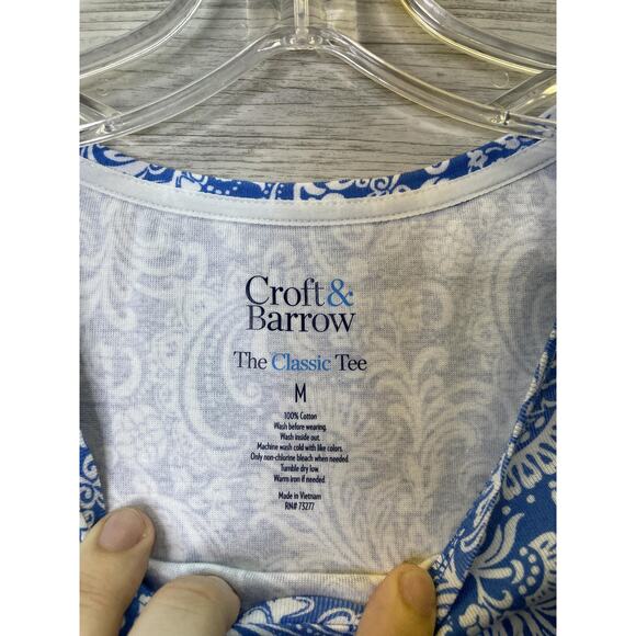 Croft & Barrow Shirt Womens Medium Blue White Floral Paisley Classic Tee Cotton - Picture 6 of 8